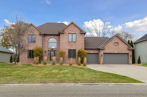 248 Meadowood Ln, Vadnais Heights, MN, 55127-6127 | Card Image