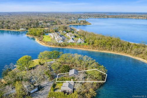 9 Helens Ln, Southampton, NY, 11968-1711 | Card Image