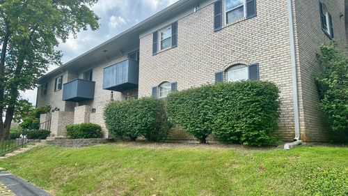c-1048 Armstrong Mill Rd, Lexington, KY, 40517-3147 | Card Image