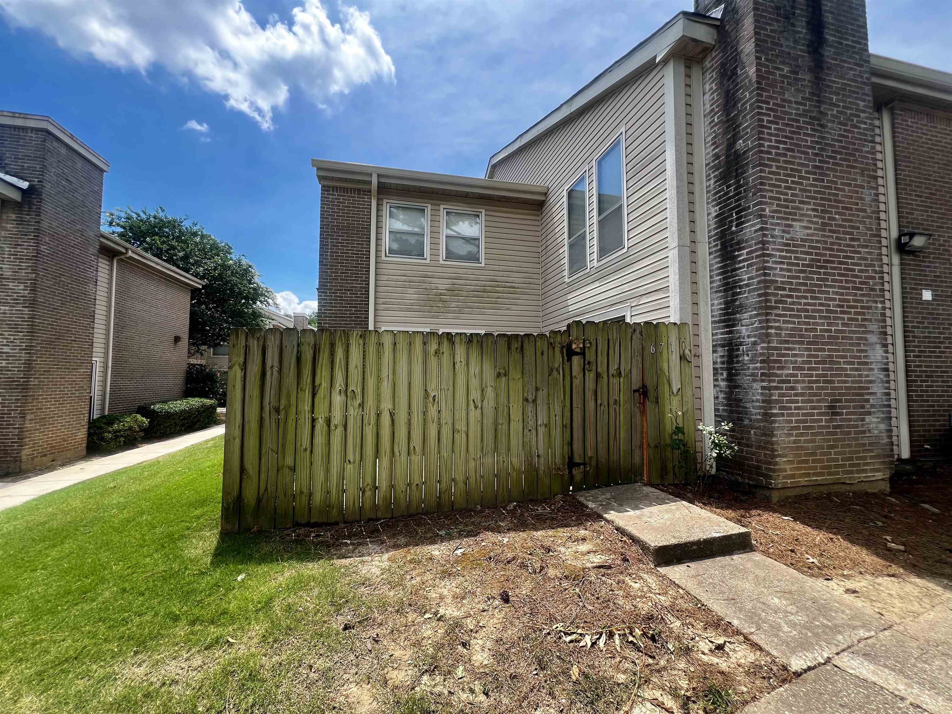 Majestic Oak Pl, Memphis, TN 38120