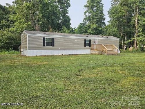 714 Georgia Pacific Rd, Whiteville, NC, 28472-5408 | Card Image
