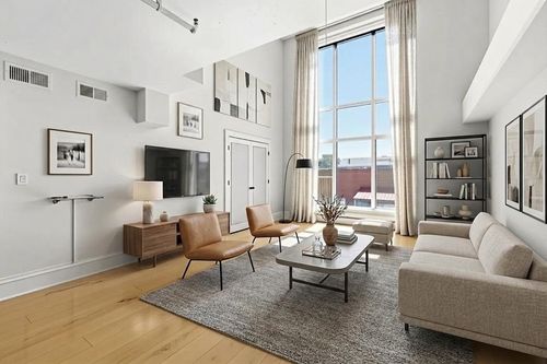 210-25 Channel Center, Boston, MA, 02210 | Card Image