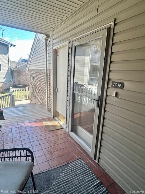 21038 Boulder Cir, Northville, MI, 48167-2736 | Card Image