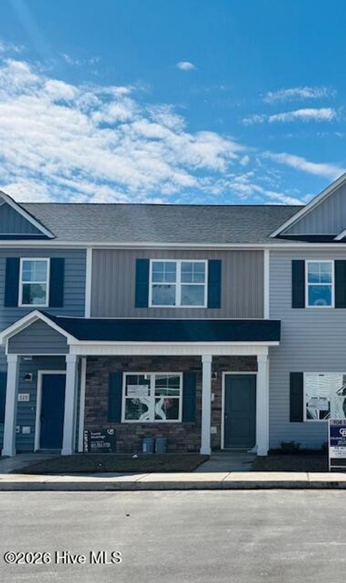 733 Cross St, Sneads Ferry, NC, 28460 | Card Image