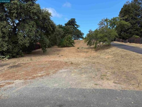 387 Camino Las Juntas, Pleasant Hill, CA, 94523-2108 | Card Image