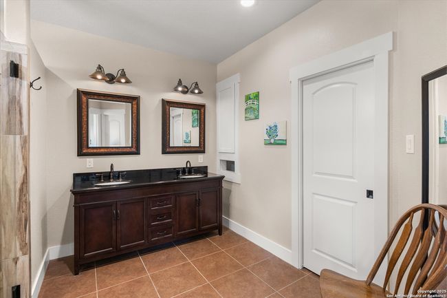 122 Twisting Oak Ct, House other with 4 bedrooms, 3 bathrooms and null parking in Pipe Creek TX | Image 23