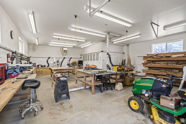 Wood shop | Image 65