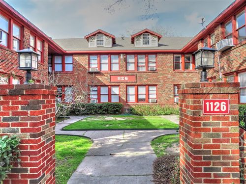 16-1126 Berthea Street, Houston, TX, 77006 | Card Image