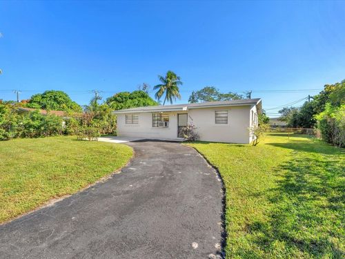 3310 Nw 43rd Ave, Lauderdale Lakes, FL, 33319-5739 | Card Image