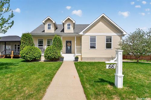 66 Everton Crescent, Moose Jaw, SK, S6K0A3 | Card Image