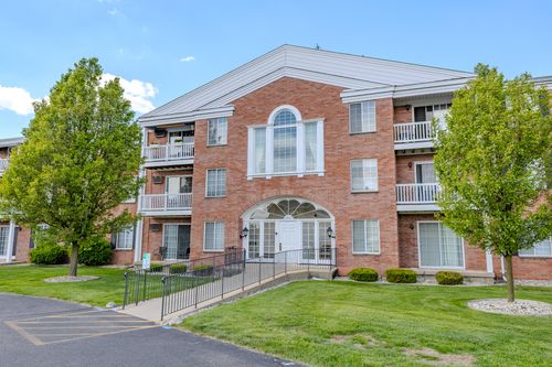 304-2207 Porter St, Wyoming, MI, 49519-2276 | Card Image