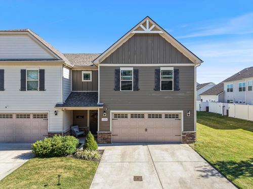 320 Longhorn Dr, Smyrna, TN, 37167-2756 | Card Image