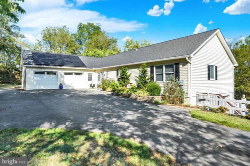 126 Hummel Ln, Hummelstown, PA, 17036-7900 | Card Image