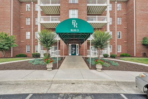 206-4444 Pheasant Ridge Rd, Roanoke, VA, 24014-5212 | Card Image