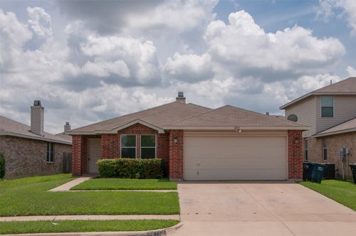 3833 Foxhound Ln, Fort Worth, TX, 76123-2590 | Card Image