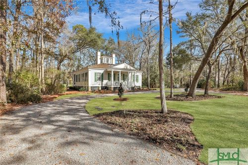 192 Myrtle Grove Ln, Richmond Hill, GA, 31324-4409 | Card Image