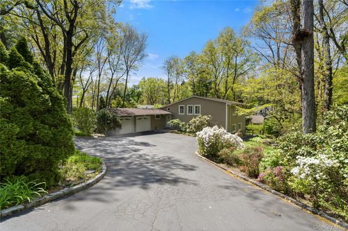 6 Split Oak Dr, East Norwich, NY, 11732-1131 | Card Image