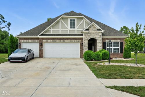 4582 W Lakeway Dr, New Palestine, IN, 46163-8014 | Card Image