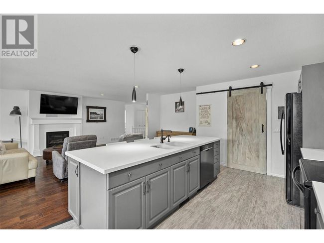 1503 Tanemura Cres, House other with 6 bedrooms, 4 bathrooms and 4 parking in Kelowna BC | Image 10