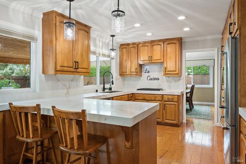 8091 Hill Dr, Sebastopol, CA, 95472-2763 | Card Image