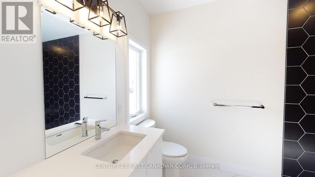 18 Postma Cres, House other with 3 bedrooms, 2 bathrooms and 4 parking in Ailsa Craig ON | Image 31