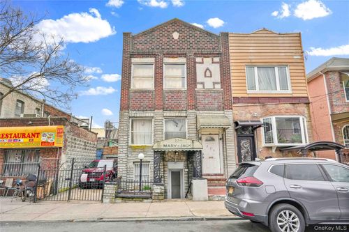 224 E 55th Street, New York, NY, 11203 | Card Image