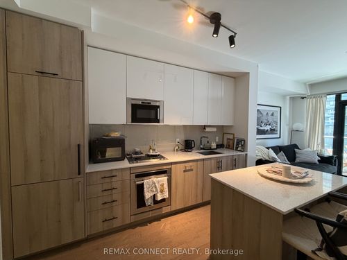 621-330 Richmond Street W, Toronto, ON, M5V0M4 | Card Image
