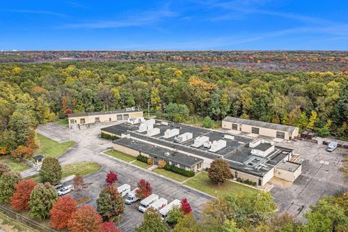 9801 Shaver Rd, Portage, MI, 49024-6733 | Card Image