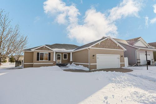 3463 Loberg Dr, West Fargo, ND, 58078-5400 | Card Image