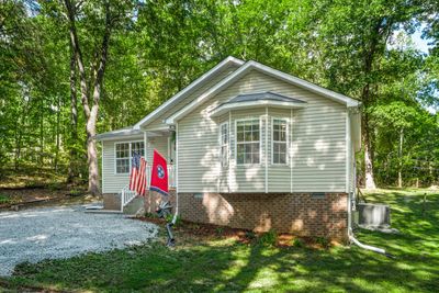 1067 Glendale Rd, House other with 3 bedrooms, 2 bathrooms and 2 parking in White Bluff TN | Image 2