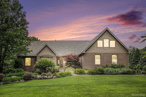 4301 Rolling Acres Dr, Hartland, MI, 48353-1613 | Card Image