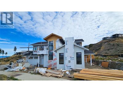 5557 Foothill Crt, House other with 6 bedrooms, 5 bathrooms and 5 parking in Kelowna BC | Image 3