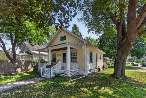 124 Gifford Rd, Schenectady, NY, 12304-4013 | Card Image