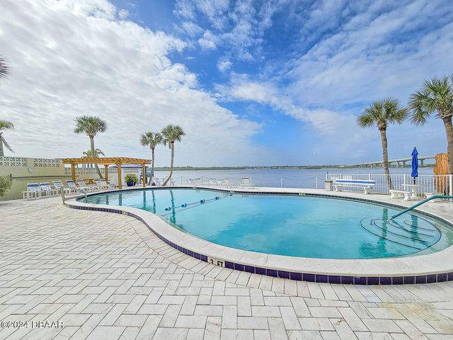 Heated pool | Image 37