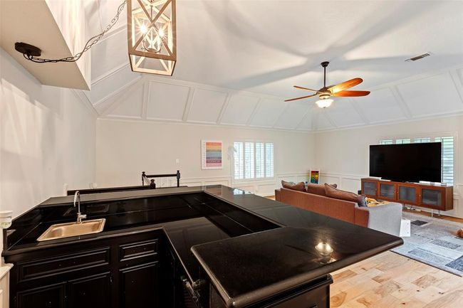 Gameroom with wet bar | Image 30