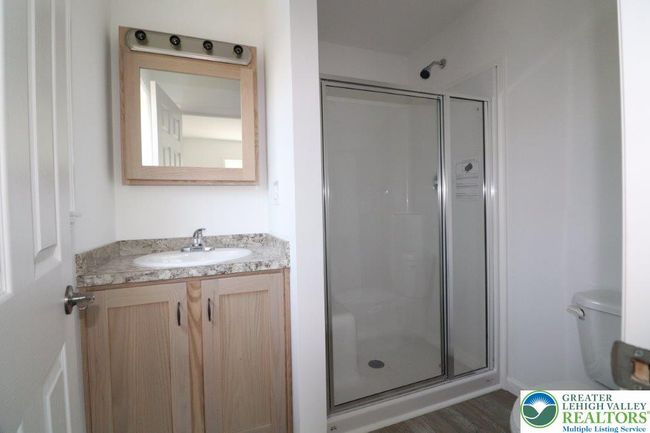 FULL BATHROOM | Image 17