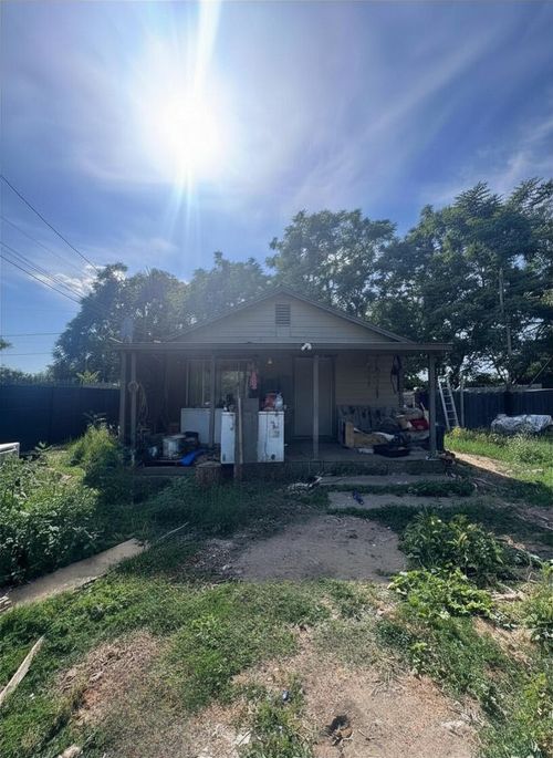 869 N Brundage Avenue, Farmersville, CA, 93223 | Card Image