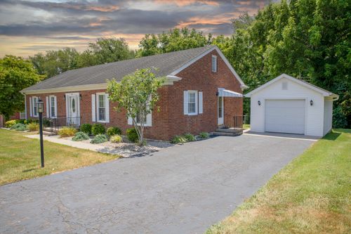 311 Redwood Dr, Stanford, KY, 40484-1139 | Card Image