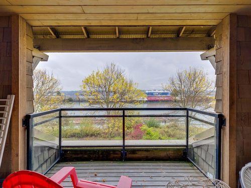 121-250 Salter St, New Westminster, BC, V3M0B7 | Card Image