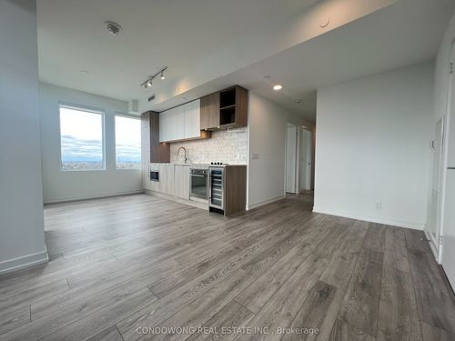1205-2020 Bathurst St, York, ON, M5P0A6 | Card Image