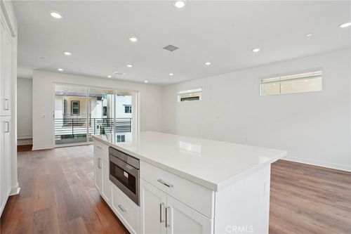 1675 Coral Sea Ln, San Pedro, CA, 90732-6110 | Card Image