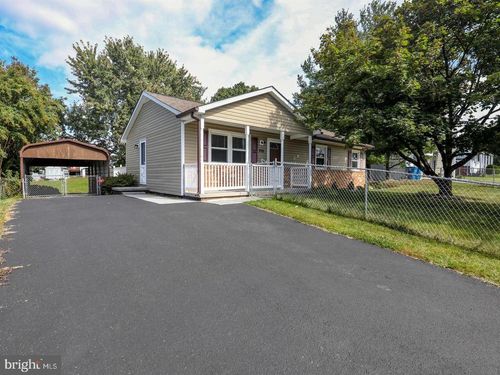208 Crest Cir, WINCHESTER, VA, 22602-7410 | Card Image