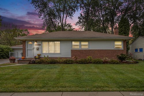 23571 Demley Dr, Clinton Township, MI, 48035-2918 | Card Image