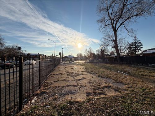 4301 Holly Hills Blvd, Saint Louis, MO, 63116-2254 | Card Image