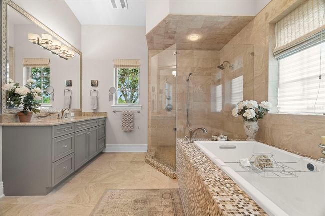 Primary Bathroom | Image 26