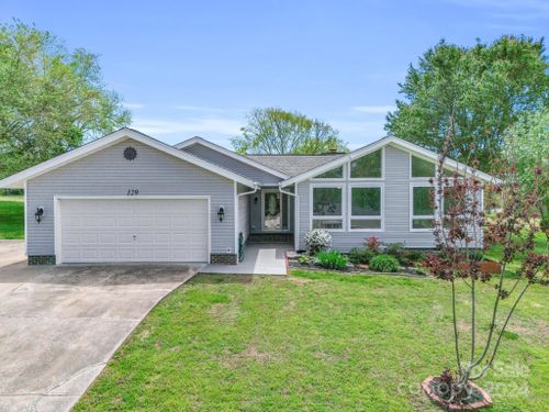 129 Dunes Dr, Kings Mountain, NC, 28086-9400 | Card Image