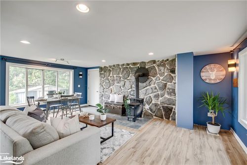 8 Lake Street, Kearney, ON, P0A1M0 | Card Image