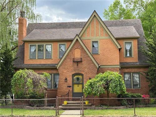 2702 Faraon St, Saint Joseph, MO, 64501-2635 | Card Image