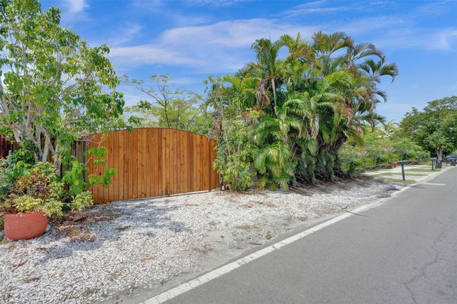 304 Sw 9th St, House other with 1 bedrooms, 1 bathrooms and null parking in Fort Lauderdale FL | Image 2