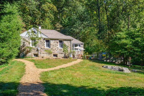 8 Satterlee Rd, New Fairfield, CT, 06812-3904 | Card Image